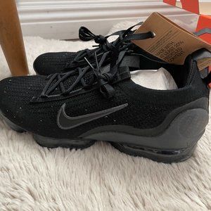 BNWT Air VaporMax 2021 FK Sneaker Size 9.5
